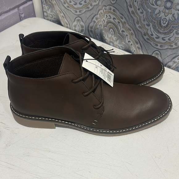 NEW Clarks Brown Chukka Boots Leather Minimalist Design size 11 1/2 main image 4